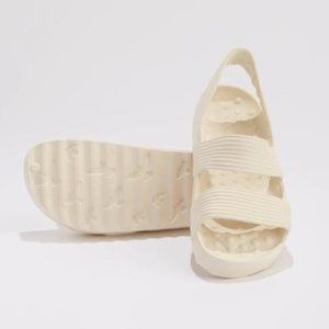 Oiselle Sport Sandal Ivory Sz 8-8.5